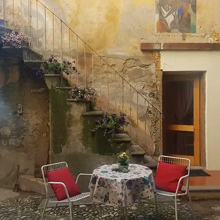 Guest house La Casa Di Gea Comerio
