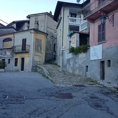Gasthuis La Casa Di Gea Comerio